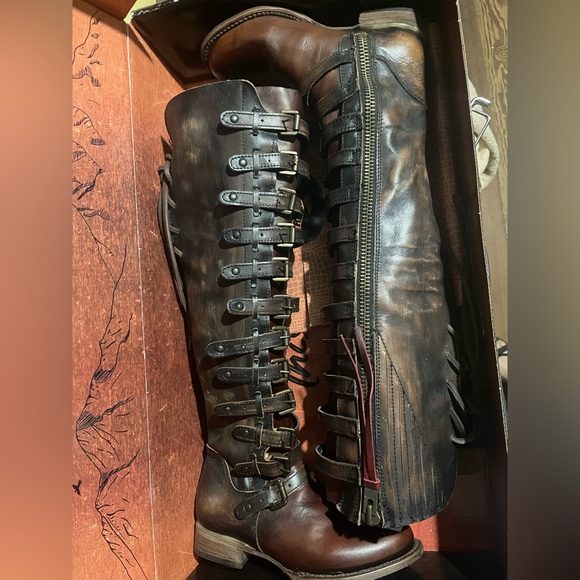 Rylan - Picture 2 of 5